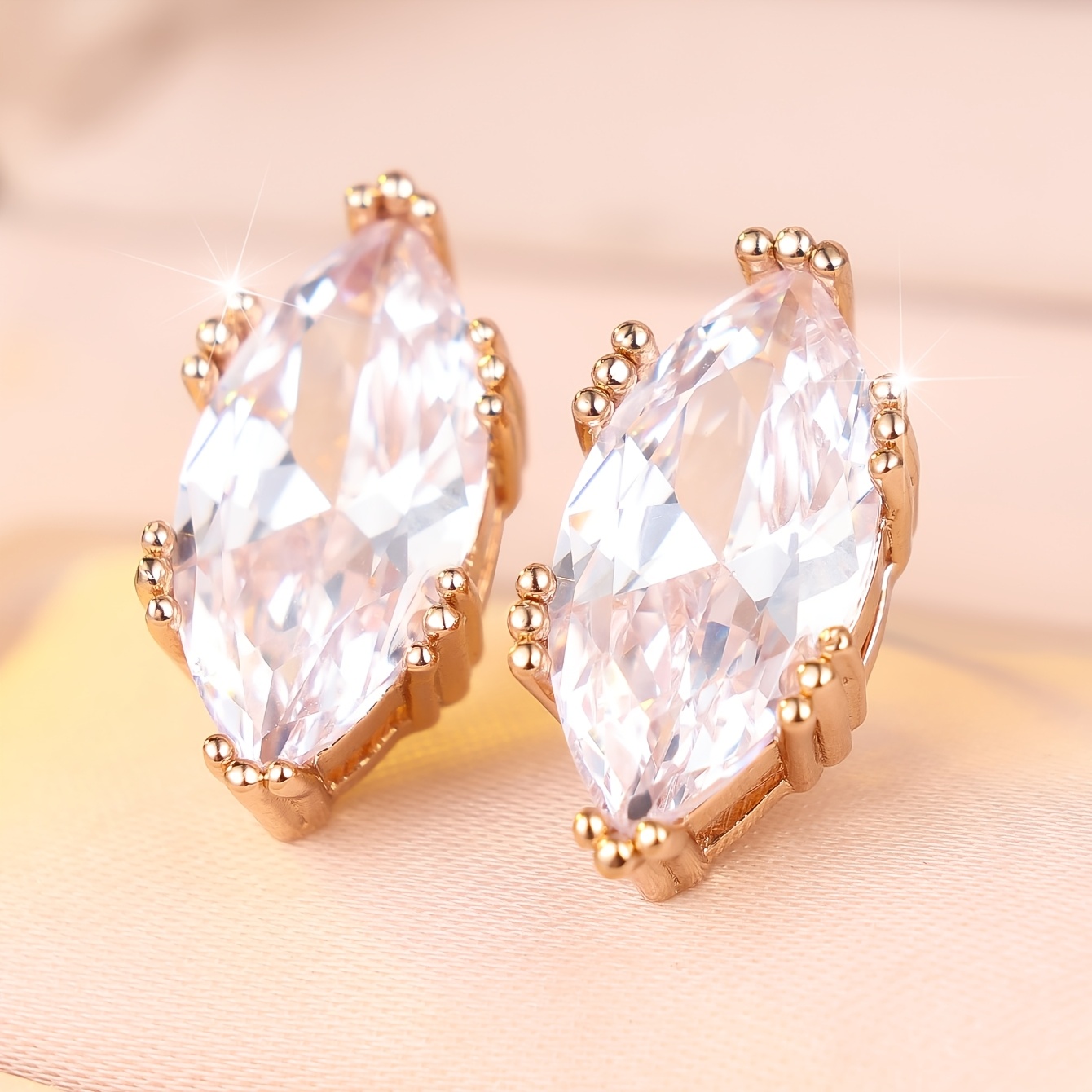 Women's Elegant White Synthetic Zirconia Stud Earrings